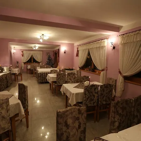 Malgosia: Slope And Thermal Pools Retreat Resort Bialka Tatrzanska